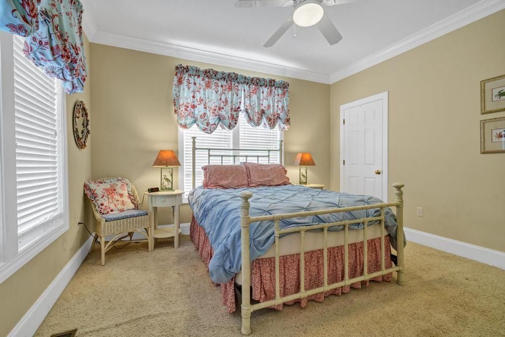 402 Pompano Street Photo 27