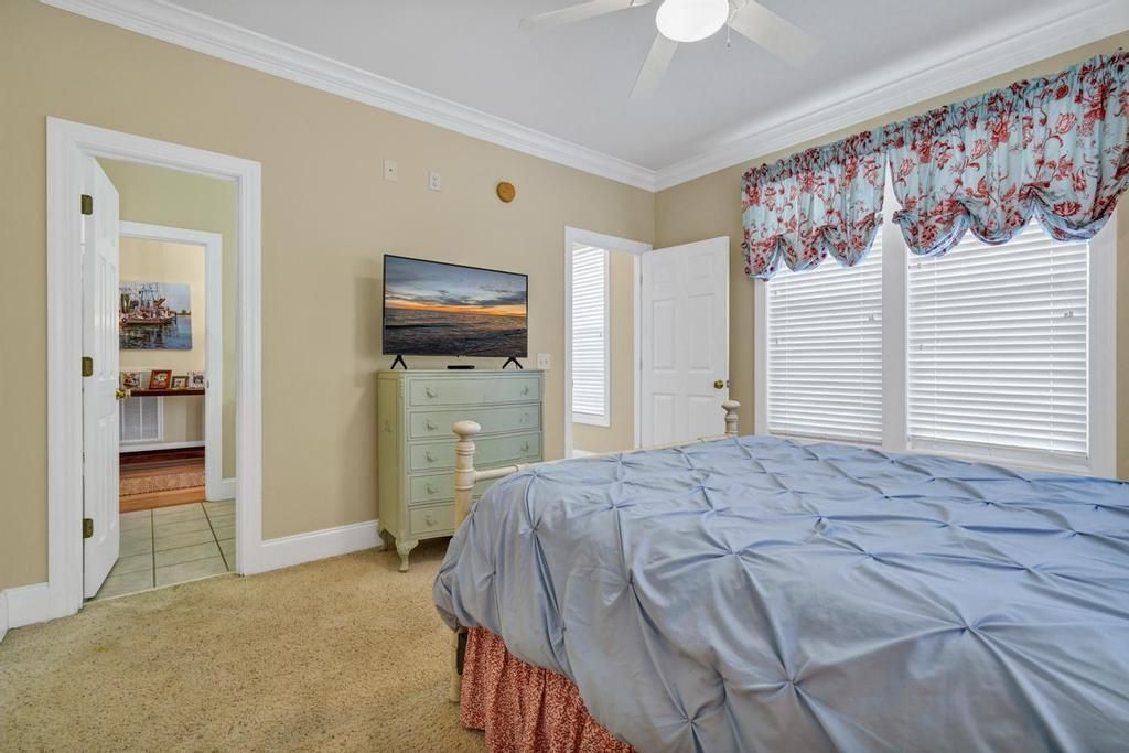 402 Pompano Street Photo 28