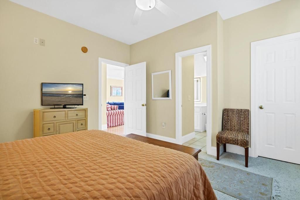 402 Pompano Street Photo 37