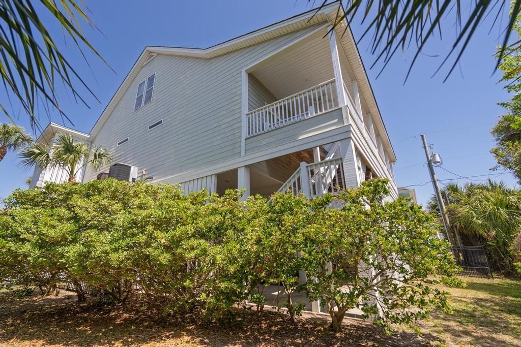 402 Pompano Street Photo 74