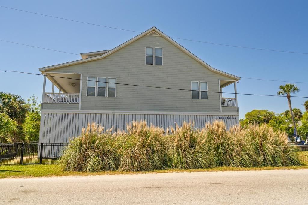 402 Pompano Street Photo 77