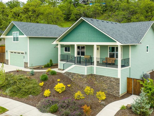 362 Avalon Terrace, Eagle Point, OR 97524