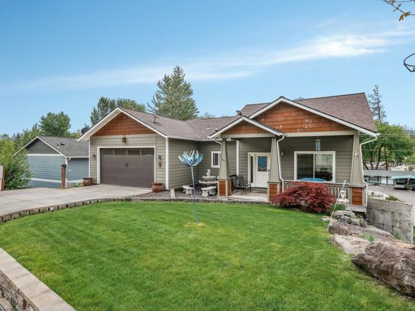 120 Linda Lane, Shady Cove, OR 97539