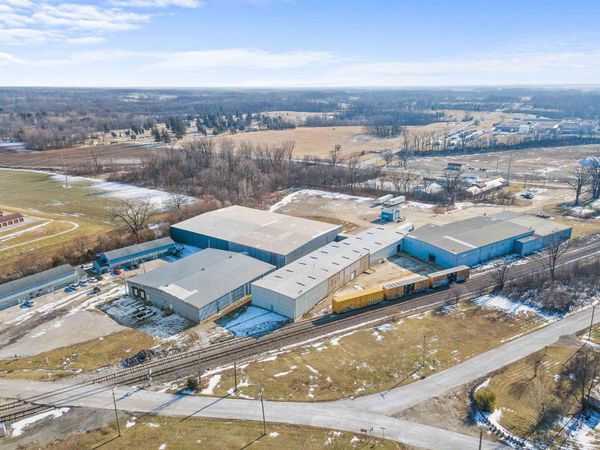 908 E Franklin Street, Unit B, Hartford City, IN 47348