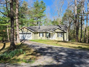 264 CHESTNUT OAK LANE, HEDGESVILLE, WV 25427