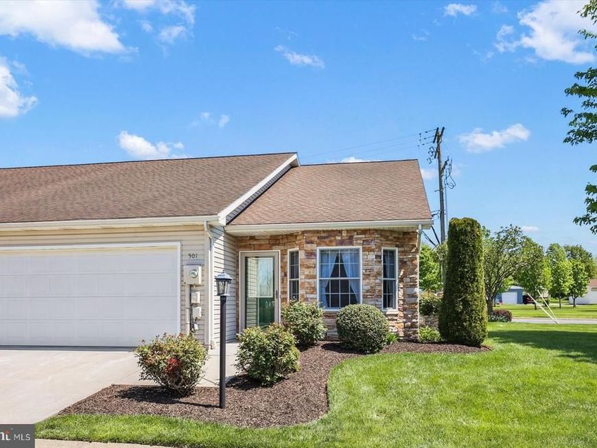 501 Parkview Lane, Unit 101, Hanover, PA 17331 Main Photo