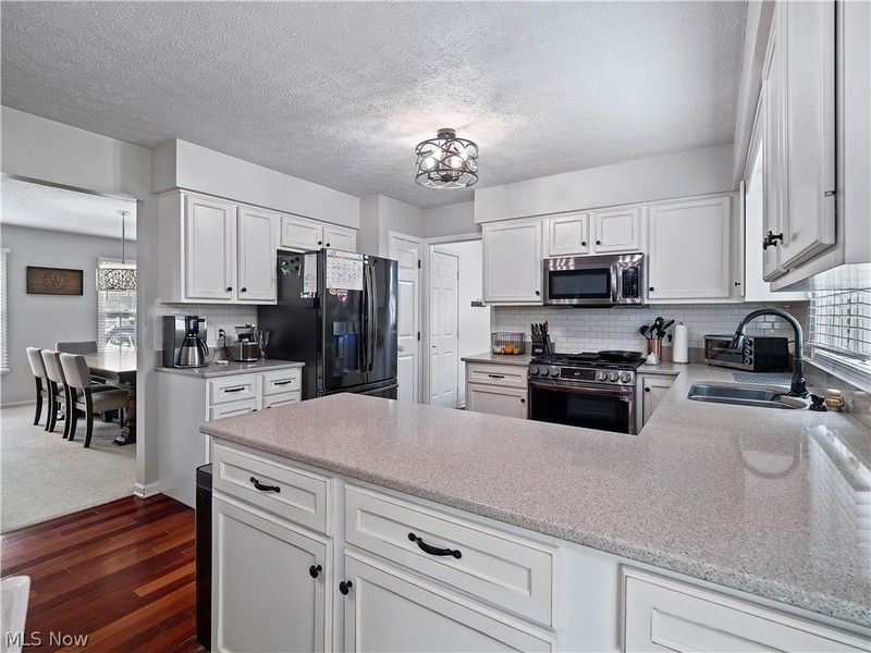 718 Wedgewood Drive, Avon Lake, OH 44012 Photo 19