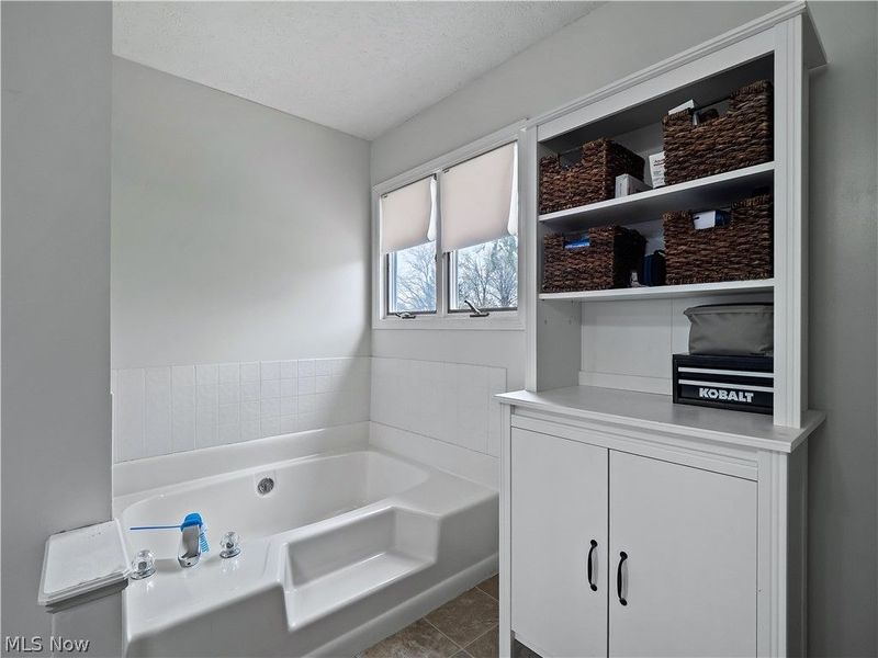 718 Wedgewood Drive, Avon Lake, OH 44012 Photo 27