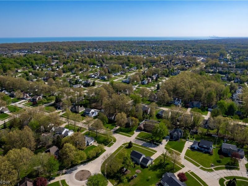 718 Wedgewood Drive, Avon Lake, OH 44012 Photo 46