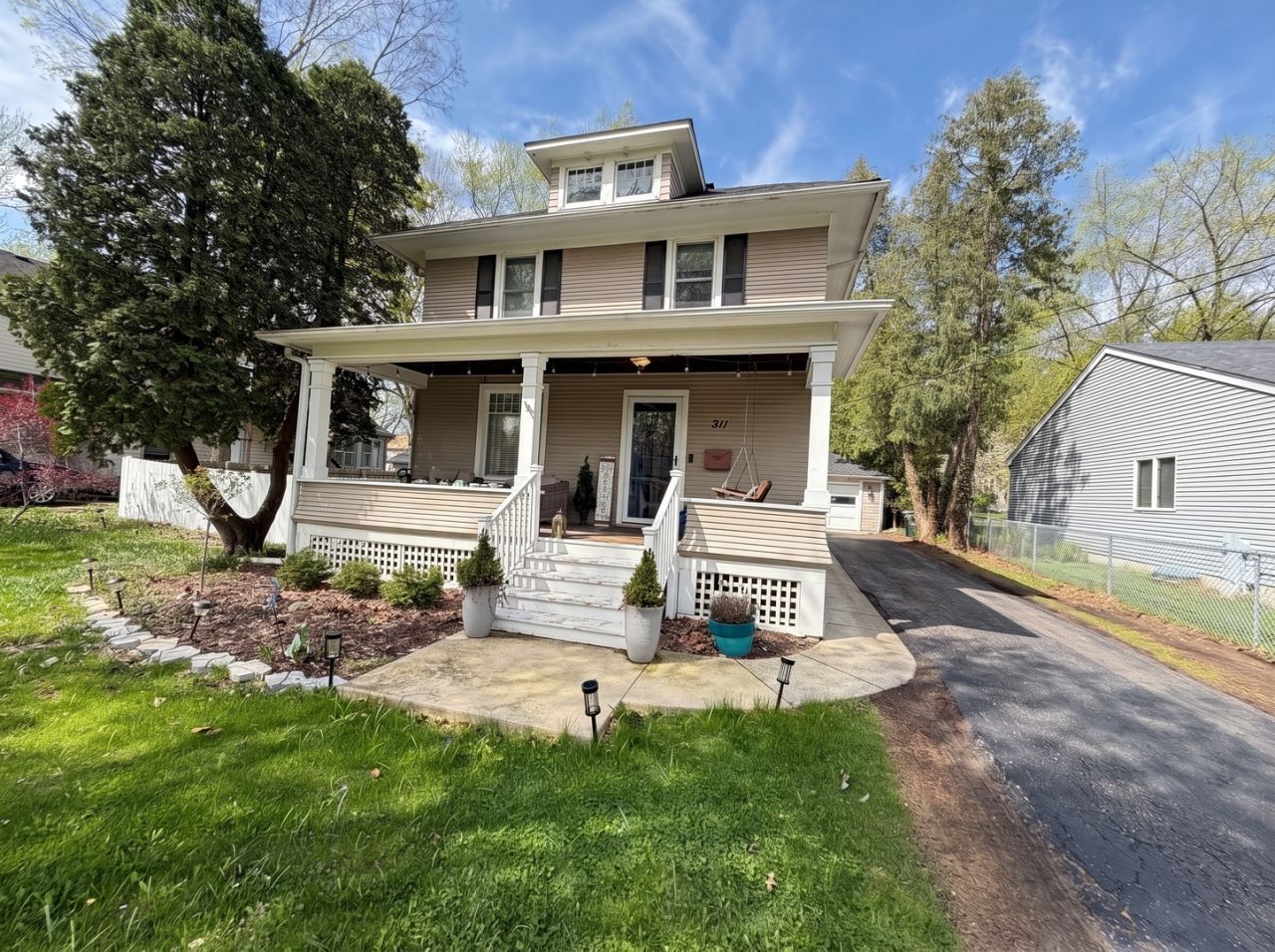 211 N Batavia Avenue, Batavia, IL 60510 Main Photo