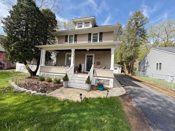 211 N Batavia Avenue , Batavia, IL 60510