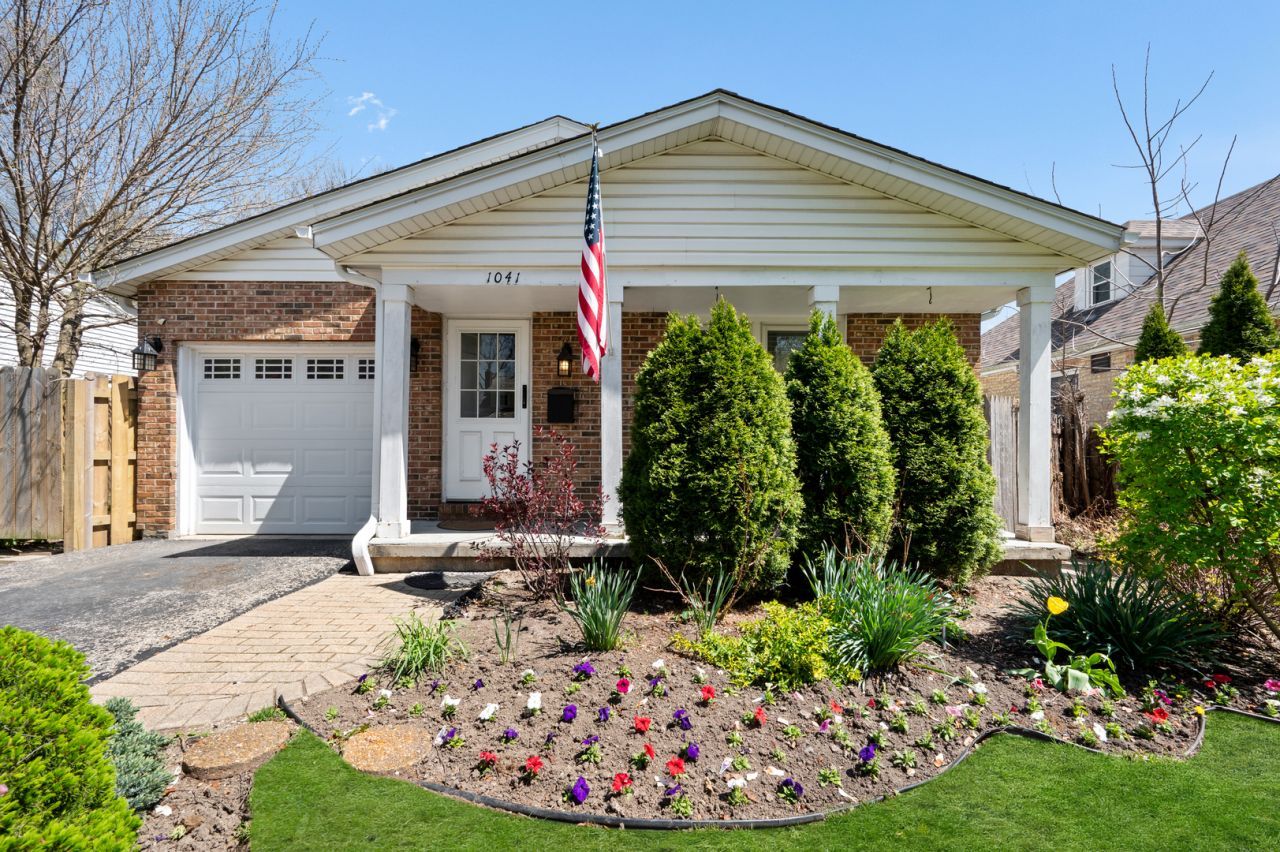 1041 Forest Avenue, Deerfield, IL 60015 Main Photo