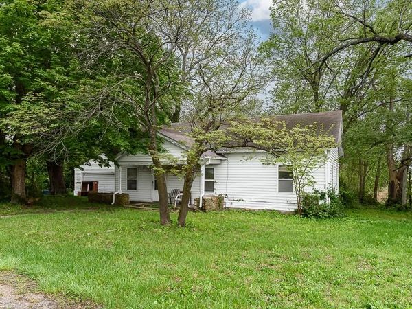 104 E 8th Street, Tonganoxie, KS 66086