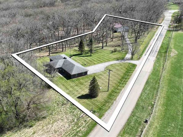 2488 Sugar Bottom Rd NE, Solon, IA 52333