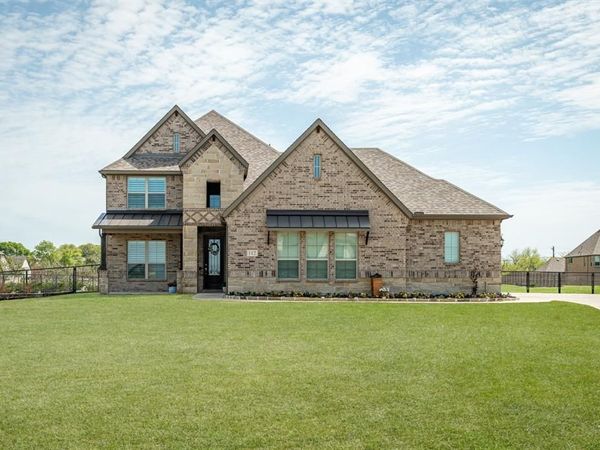 112 Walnut Drive, Van Alstyne, TX 75495