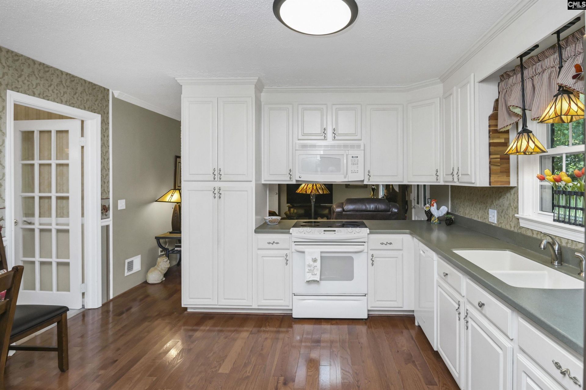 131 Charing Cross Road  Photo 10