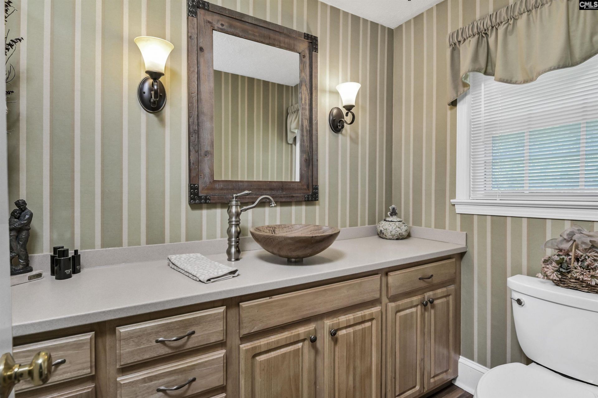 131 Charing Cross Road  Photo 15