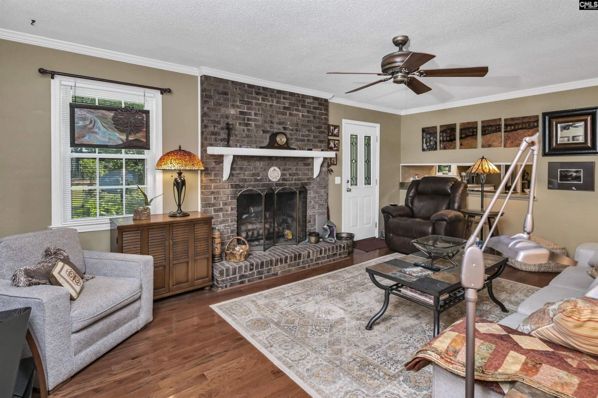 131 Charing Cross Road  Photo 5