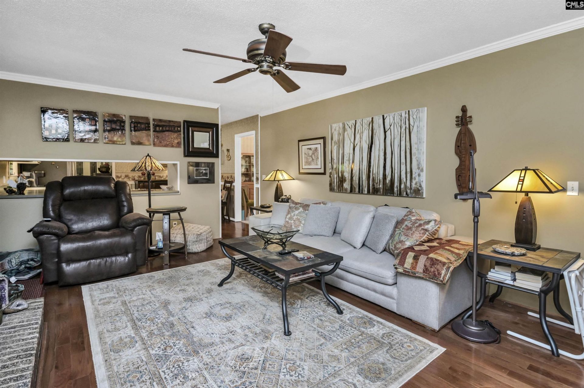 131 Charing Cross Road  Photo 6