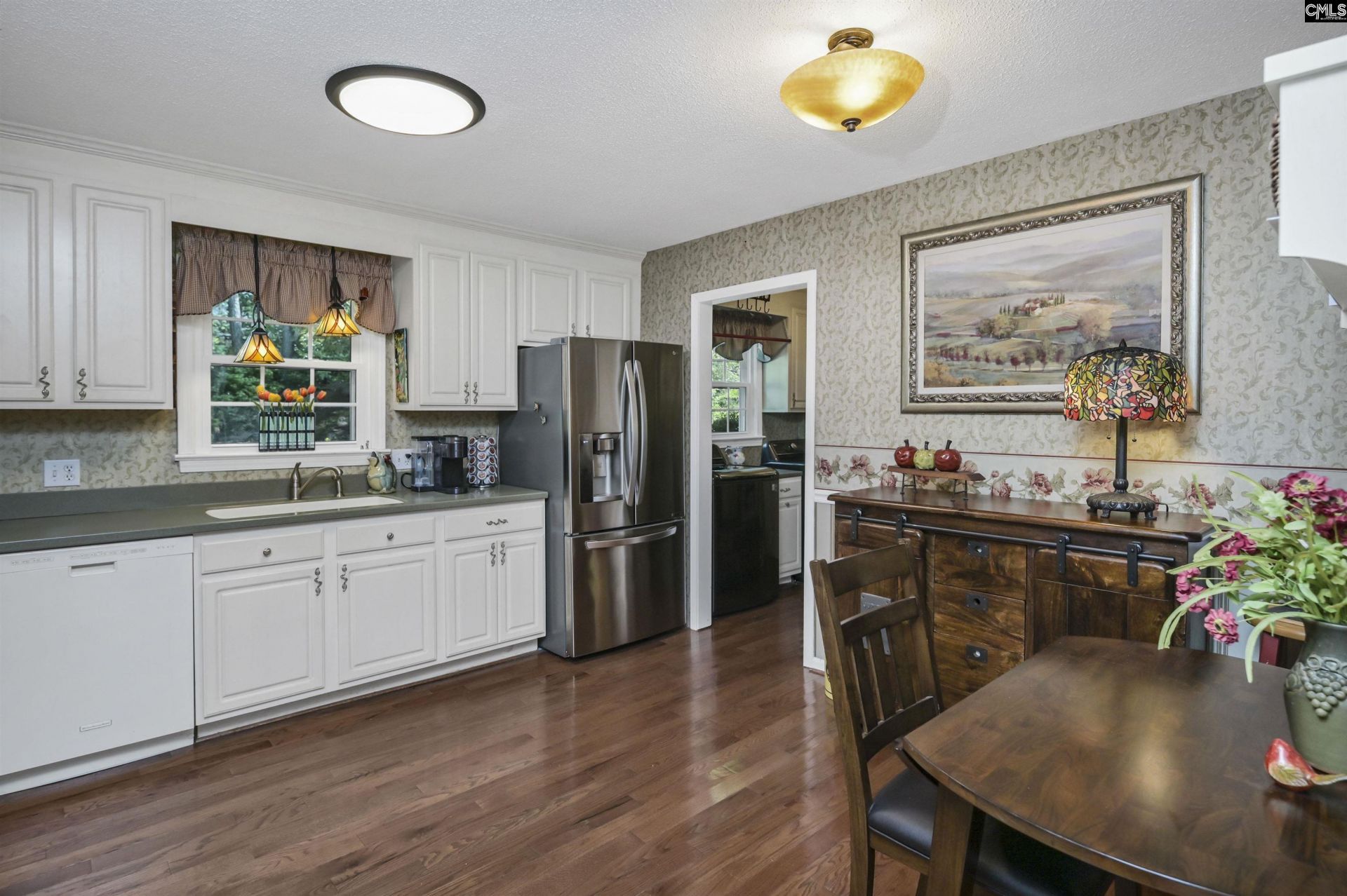 131 Charing Cross Road  Photo 7