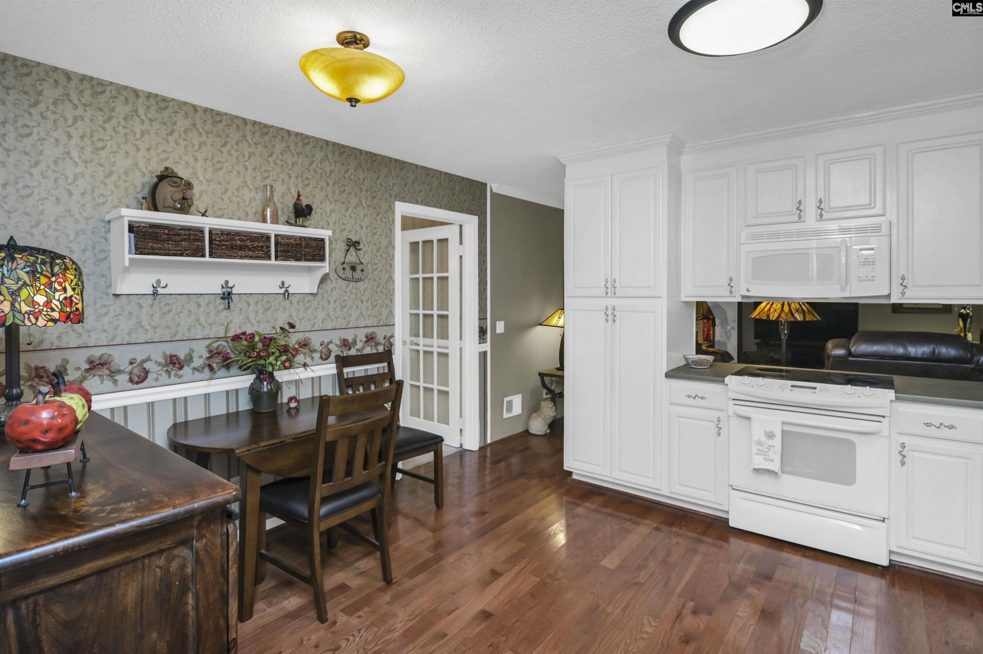 131 Charing Cross Road  Photo 9