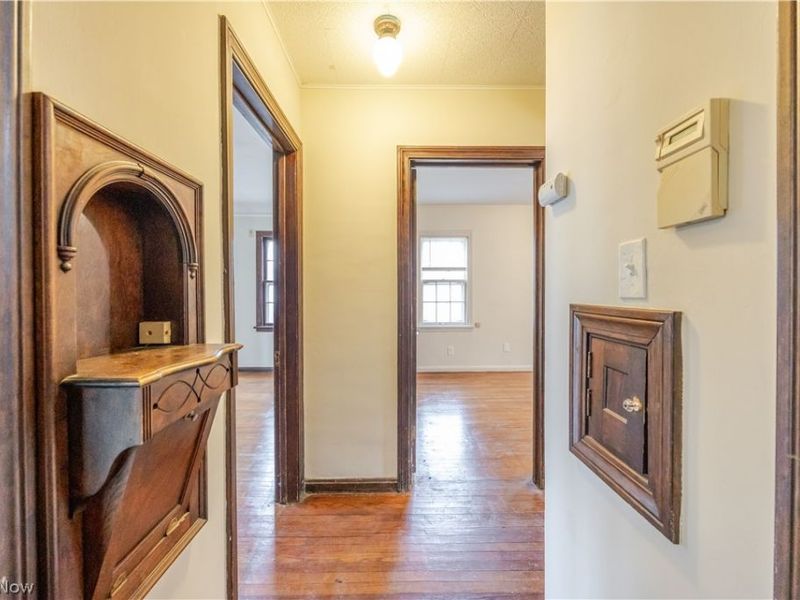 979 Oxford Road , Cleveland Heights, OH 44121 Photo 12