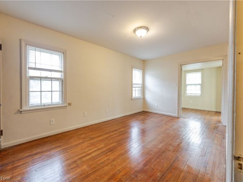 979 Oxford Road , Cleveland Heights, OH 44121 Photo 14