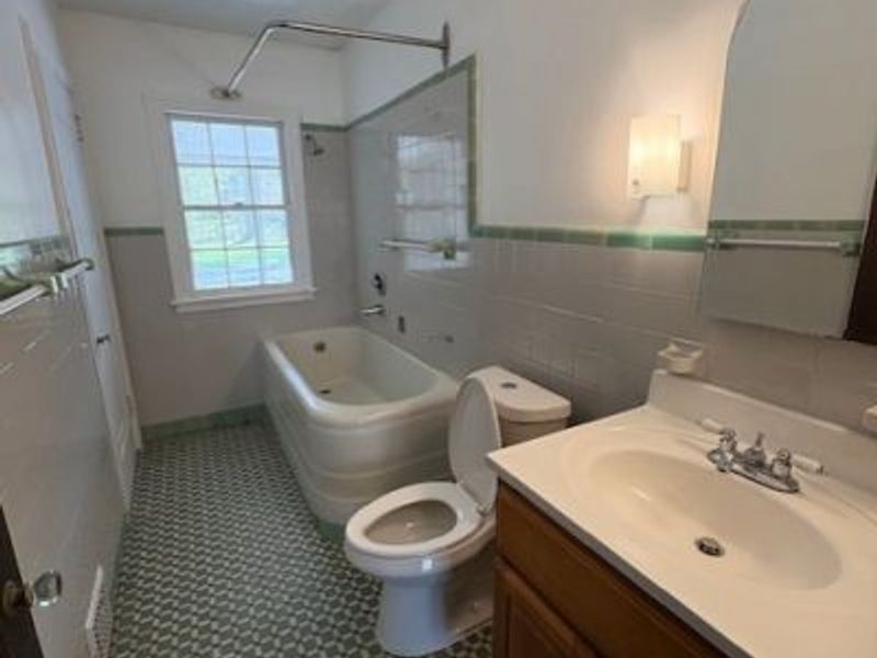 979 Oxford Road , Cleveland Heights, OH 44121 Photo 16