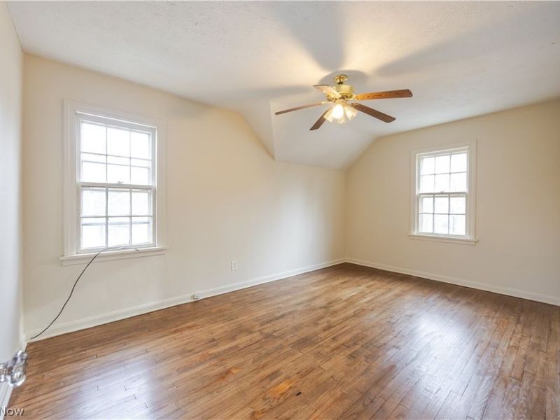 979 Oxford Road , Cleveland Heights, OH 44121 Photo 23