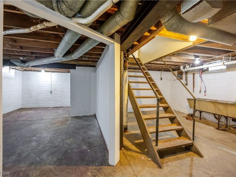 979 Oxford Road , Cleveland Heights, OH 44121 Photo 31