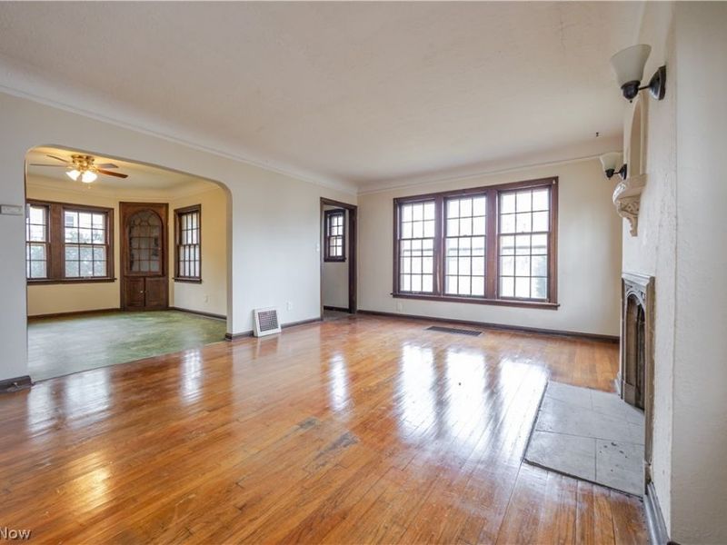 979 Oxford Road , Cleveland Heights, OH 44121 Photo 7