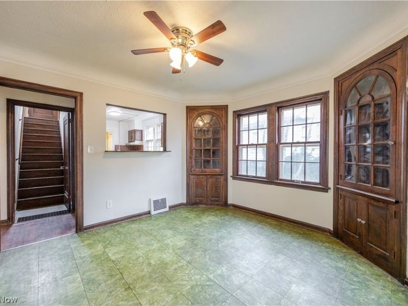 979 Oxford Road , Cleveland Heights, OH 44121 Photo 9