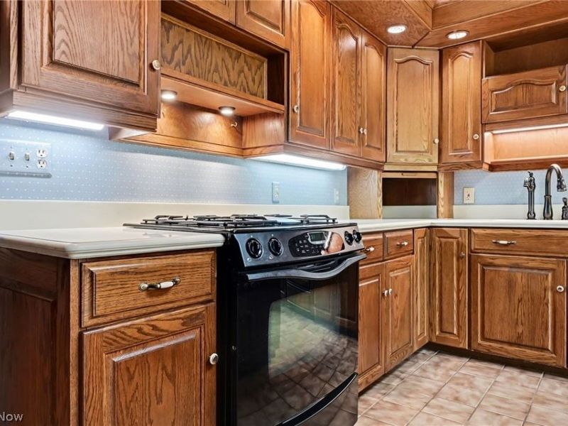 332 Kelly Circle , Zanesville, OH 43701 Photo 10