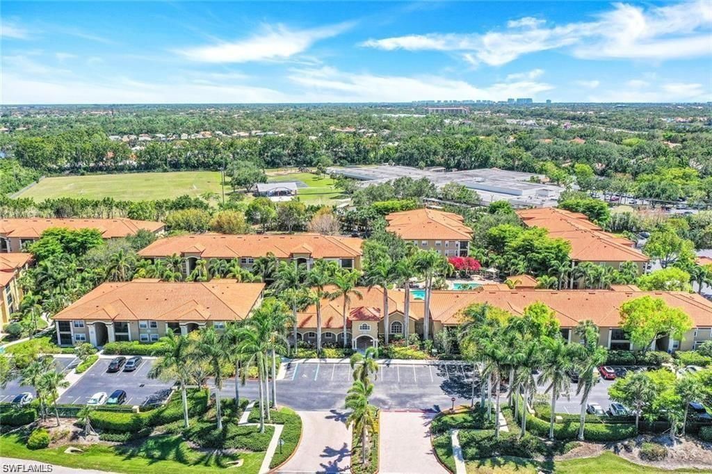 8940 Colonnades Ct E, Unit 725, Bonita Springs, FL 34135 Photo