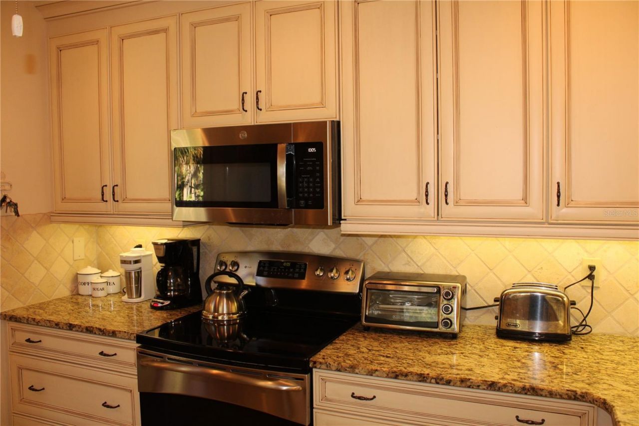 7909 4th Avenue W, Unit 12, Bradenton, FL 34209 Photo