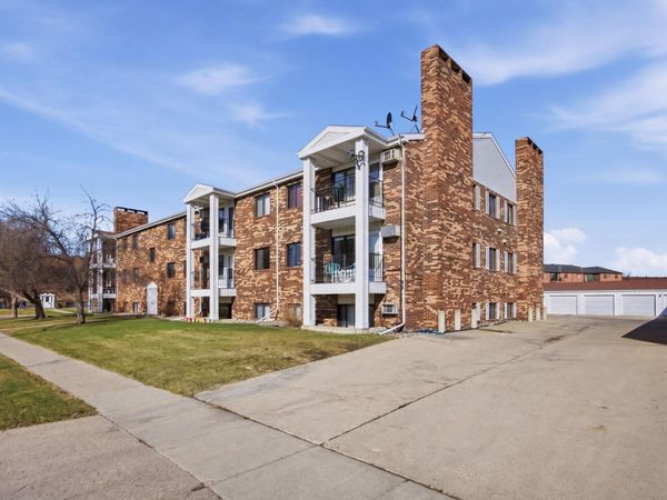 331 Prairiewood Circle S, Unit 202, Fargo, ND 58103