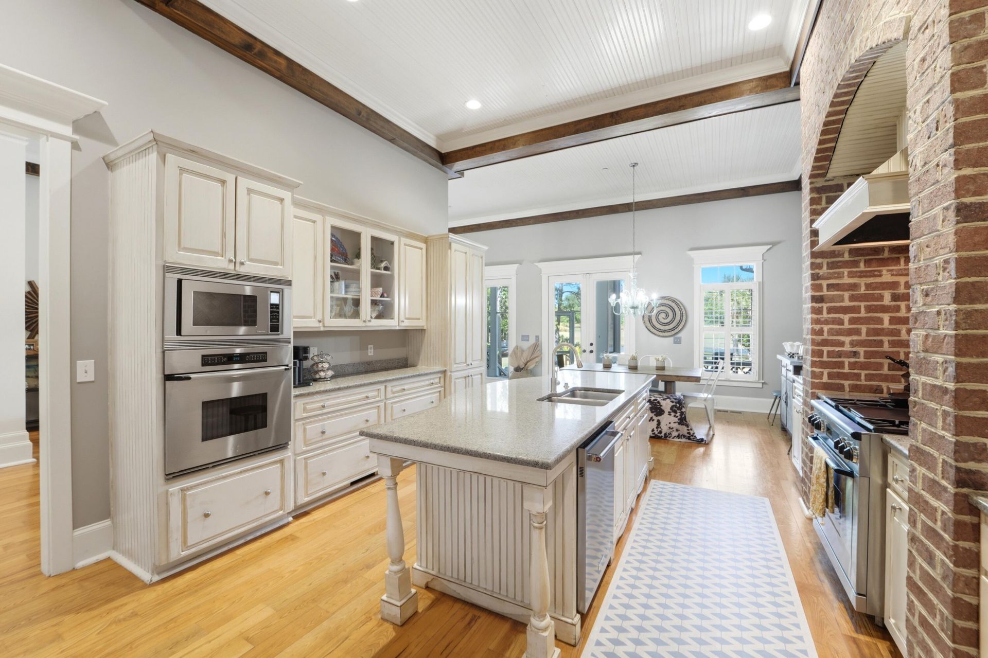 1833 Shell Ring Circle Photo 23