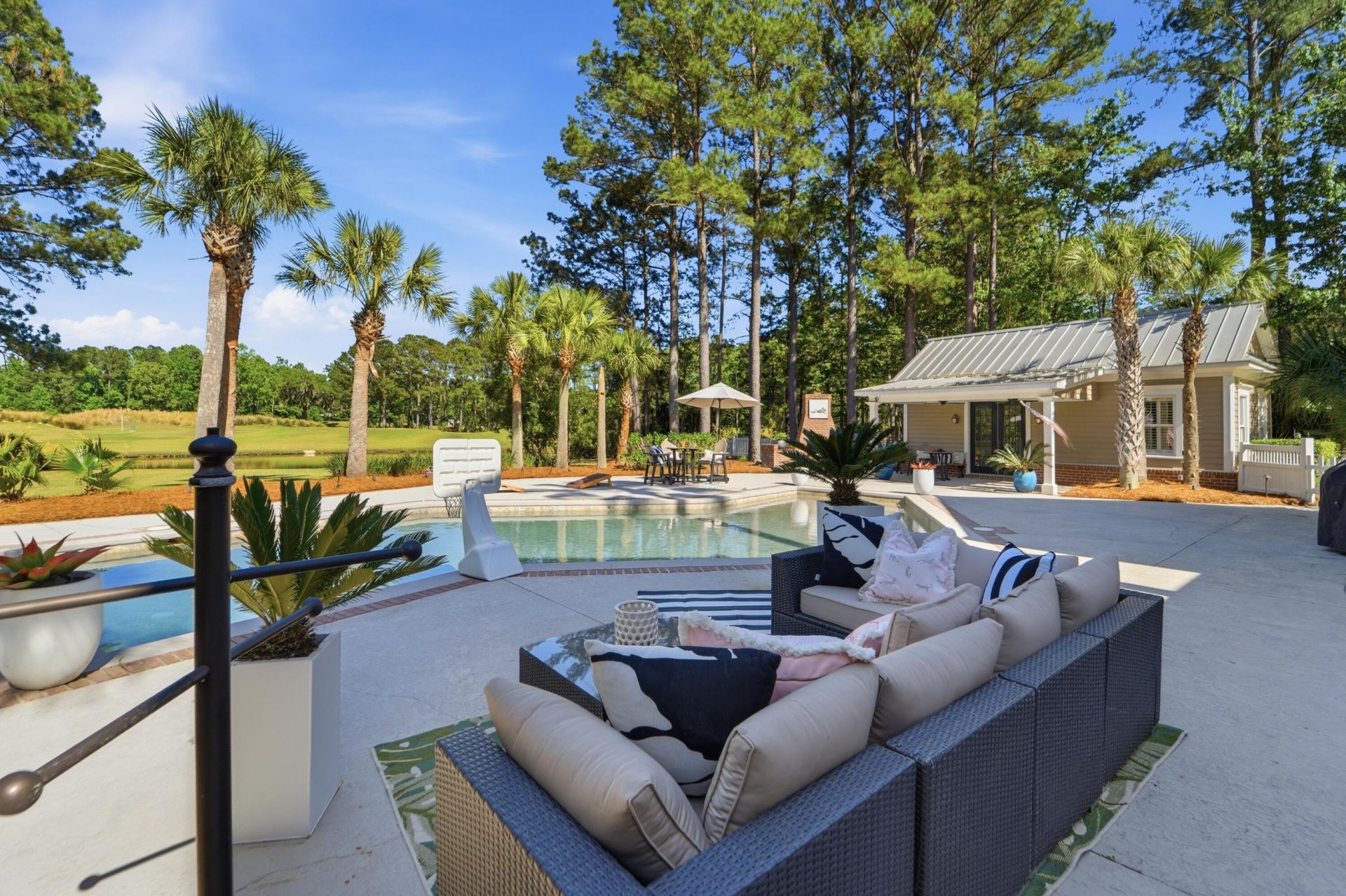 1833 Shell Ring Circle Photo 35