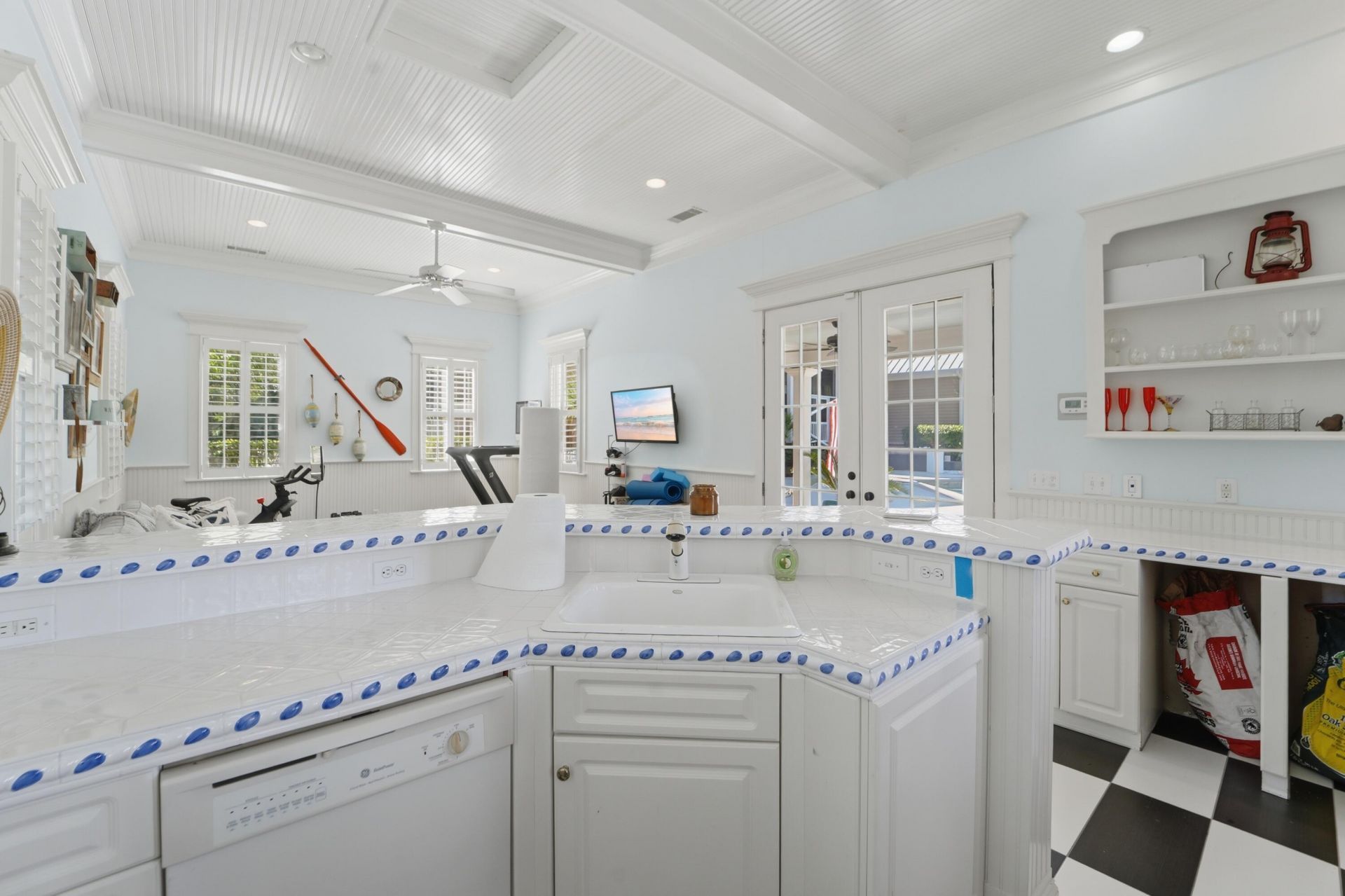 1833 Shell Ring Circle Photo 41