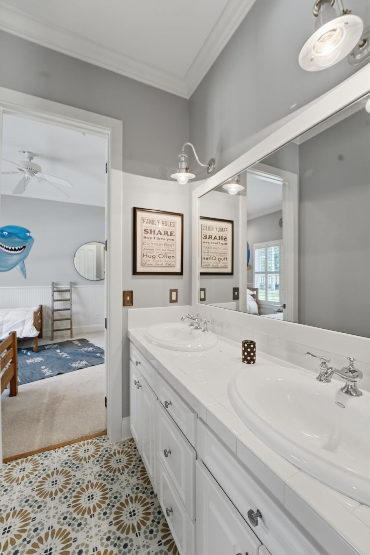 1833 Shell Ring Circle Photo 75