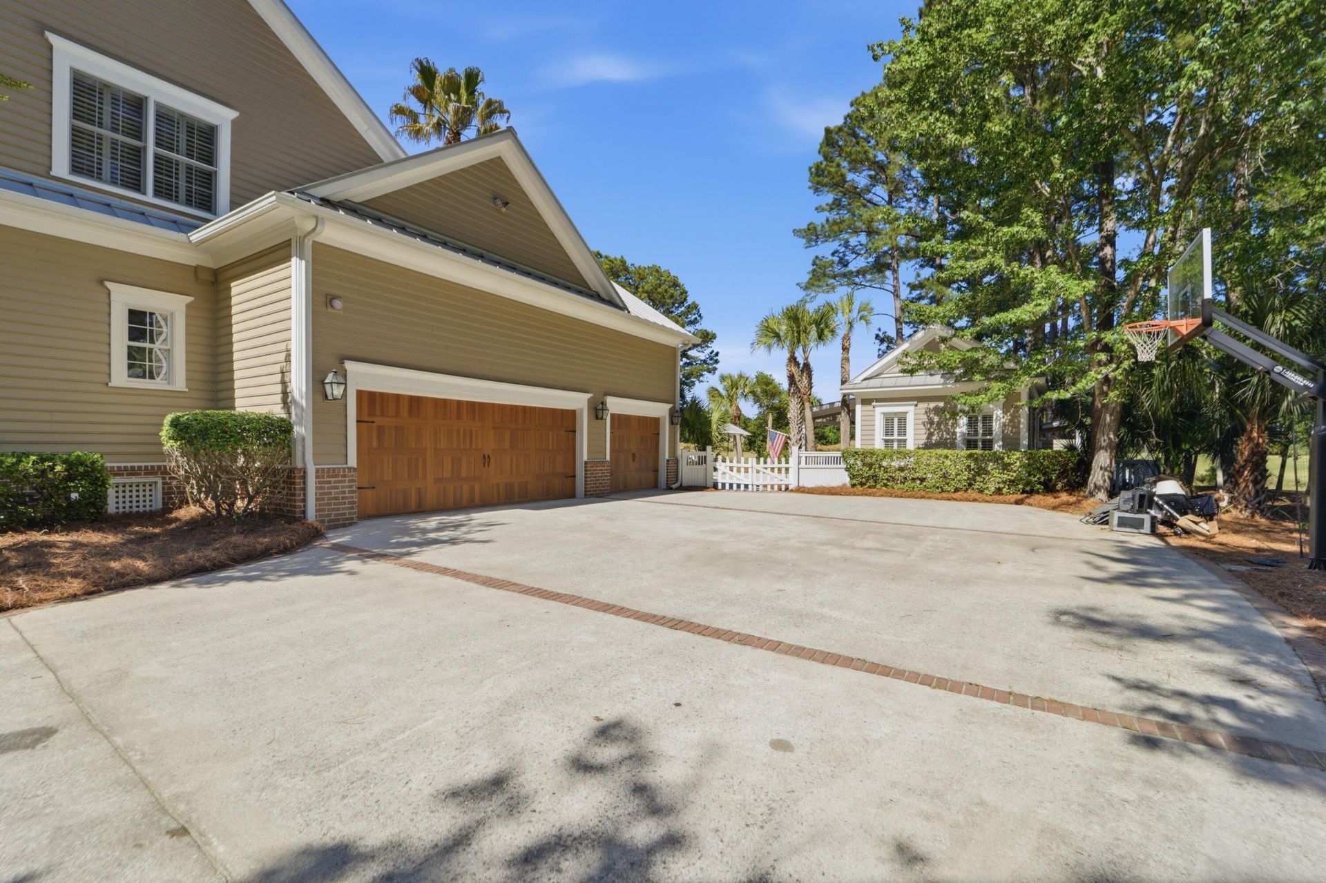 1833 Shell Ring Circle Photo 82