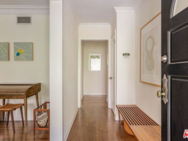 7218 La Presa Drive, Los Angeles, CA 90068