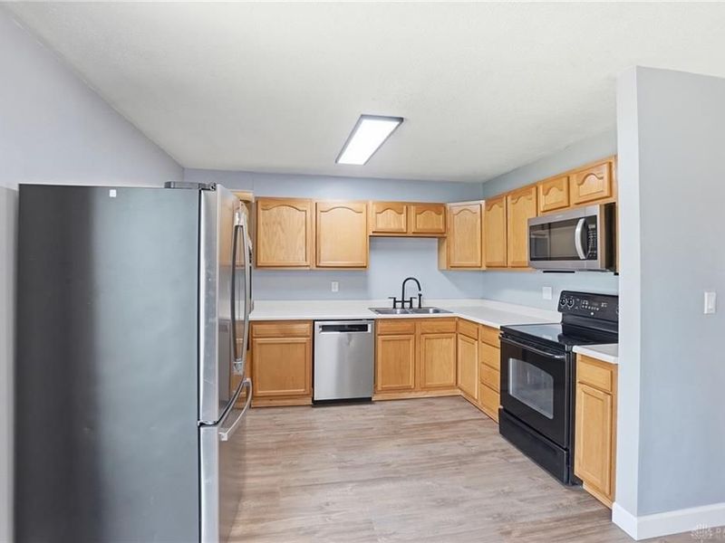 1040 Skylark Drive, Troy, OH 45373 Photo 12