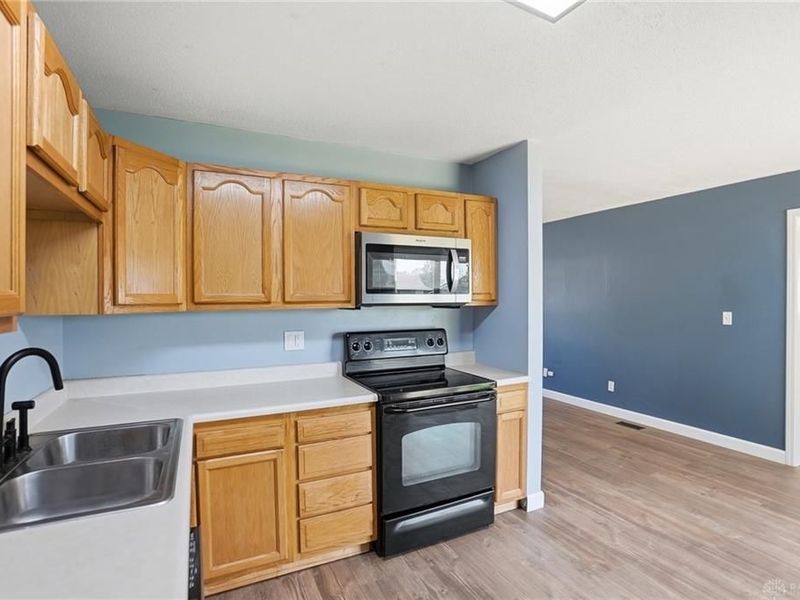 1040 Skylark Drive, Troy, OH 45373 Photo 13