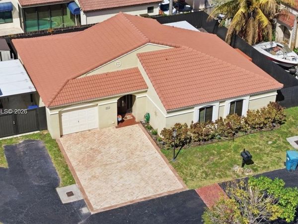 561 SW 87th Ct , Miami, FL 33174