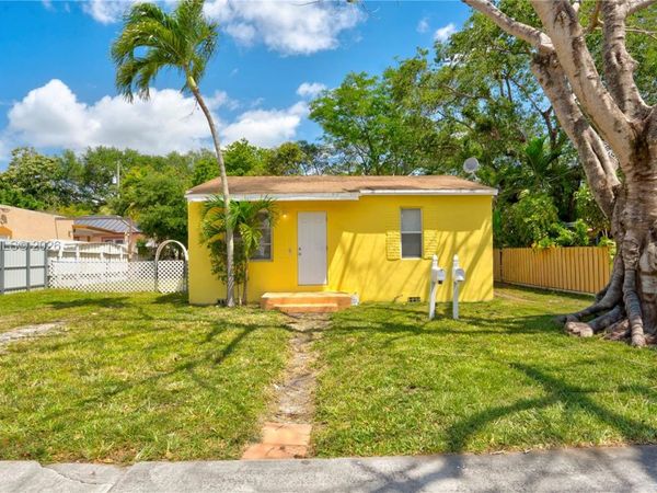 1085 NE 128th St , Unit FRONT, North Miami, FL 33161