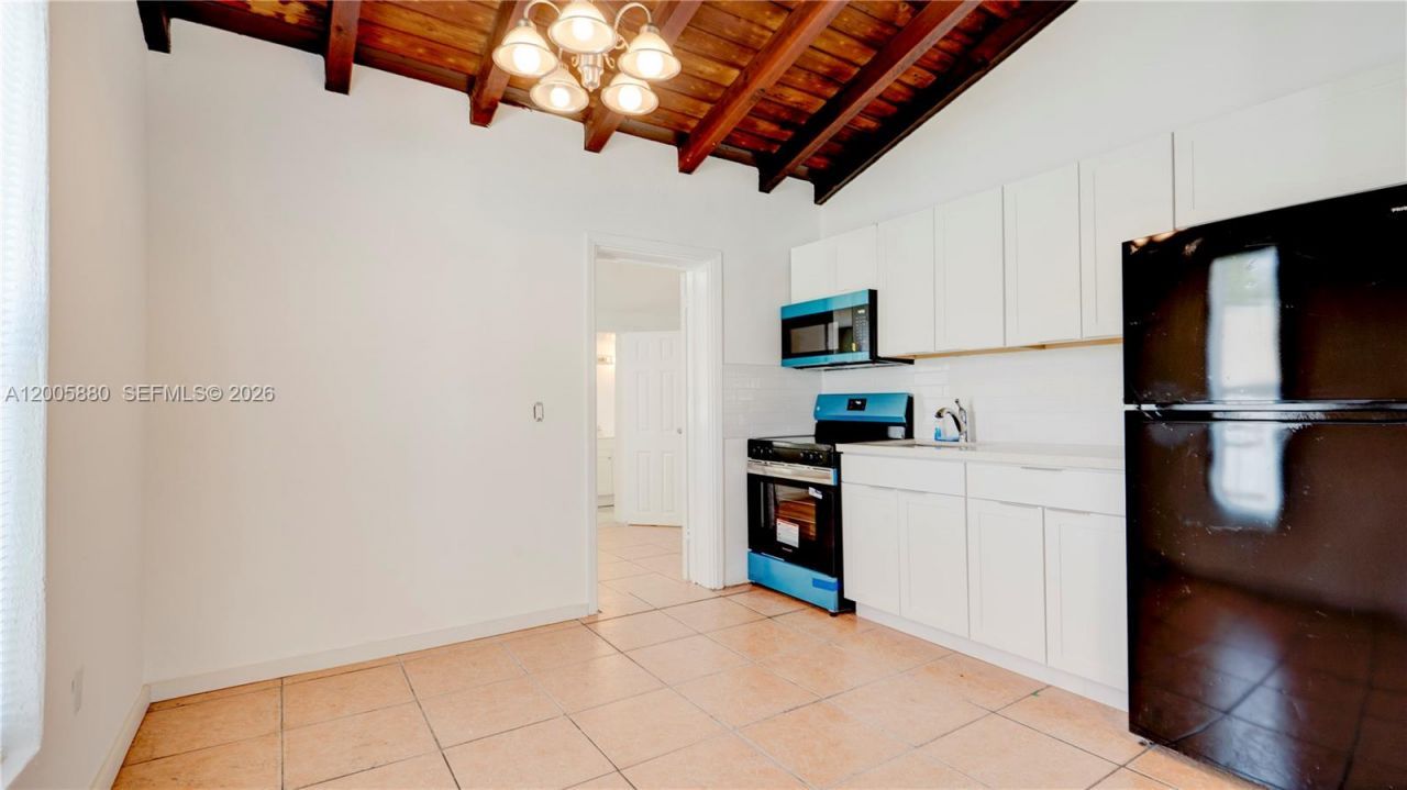 1085 NE 128th St, Unit FRONT, North Miami, FL 33161 Photo