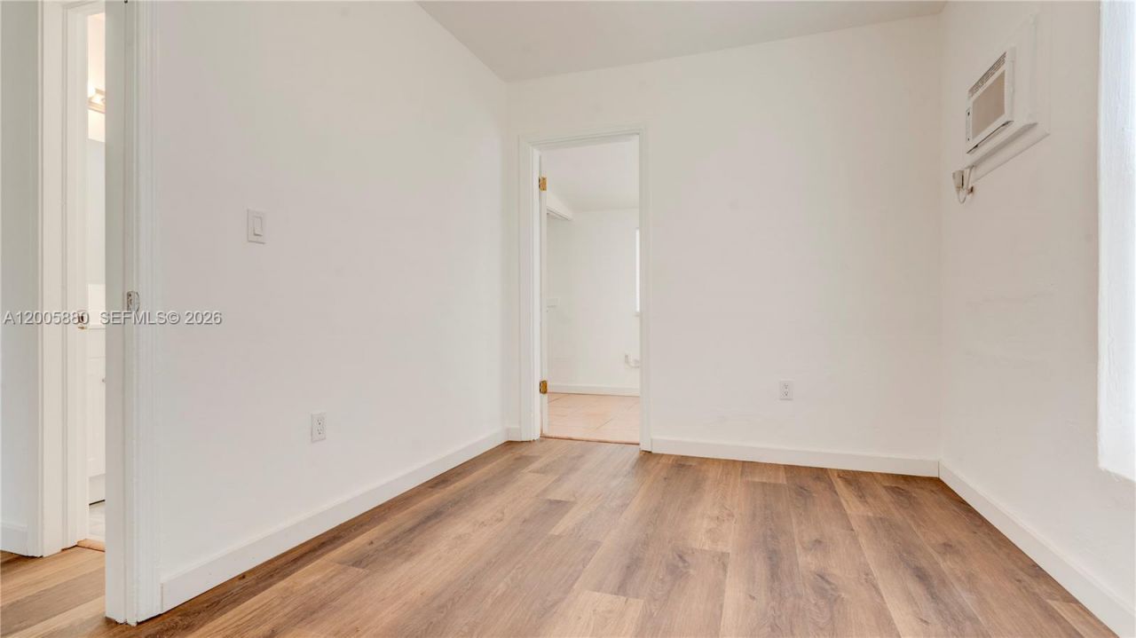 1085 NE 128th St, Unit FRONT, North Miami, FL 33161 Photo