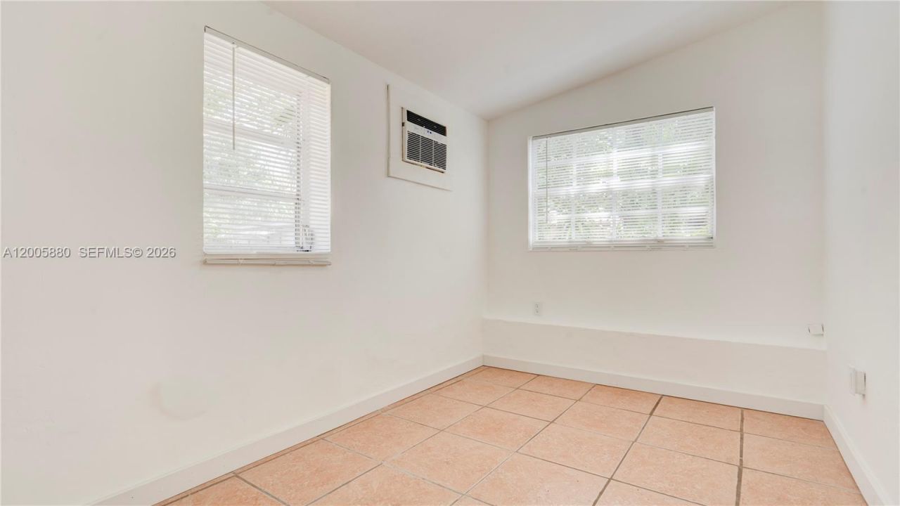 1085 NE 128th St, Unit FRONT, North Miami, FL 33161 Photo