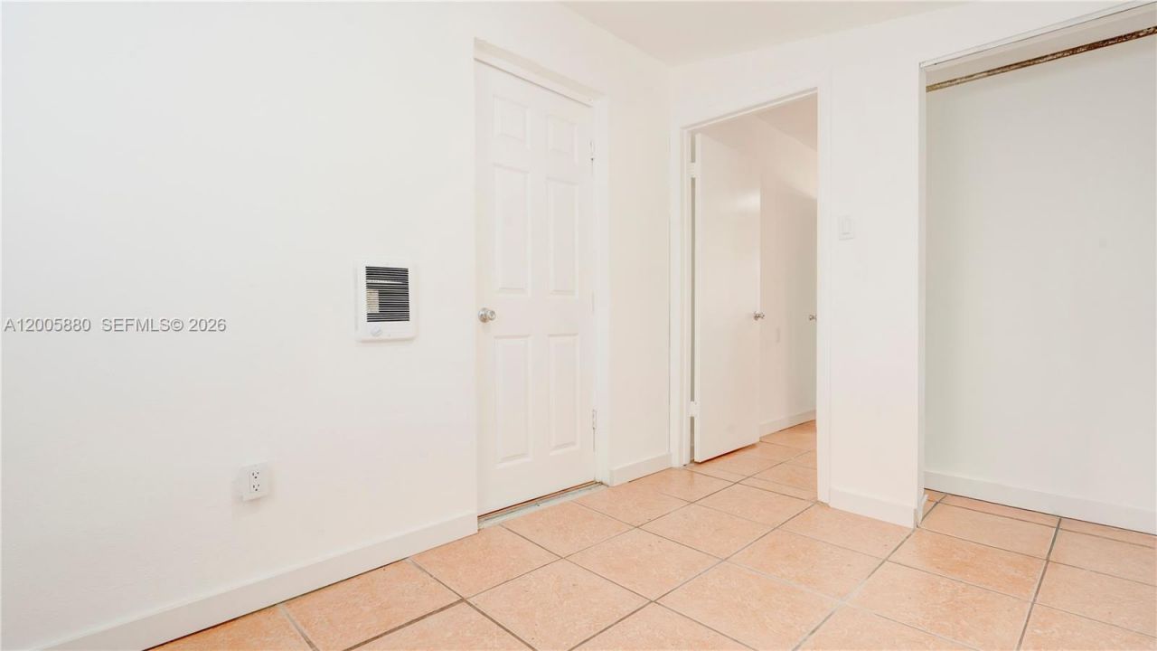 1085 NE 128th St, Unit FRONT, North Miami, FL 33161 Photo
